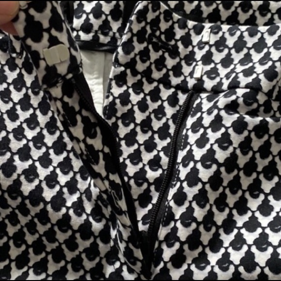 ๐2/$25๐ White House Black market slim ankle pants - Picture 2 of 3